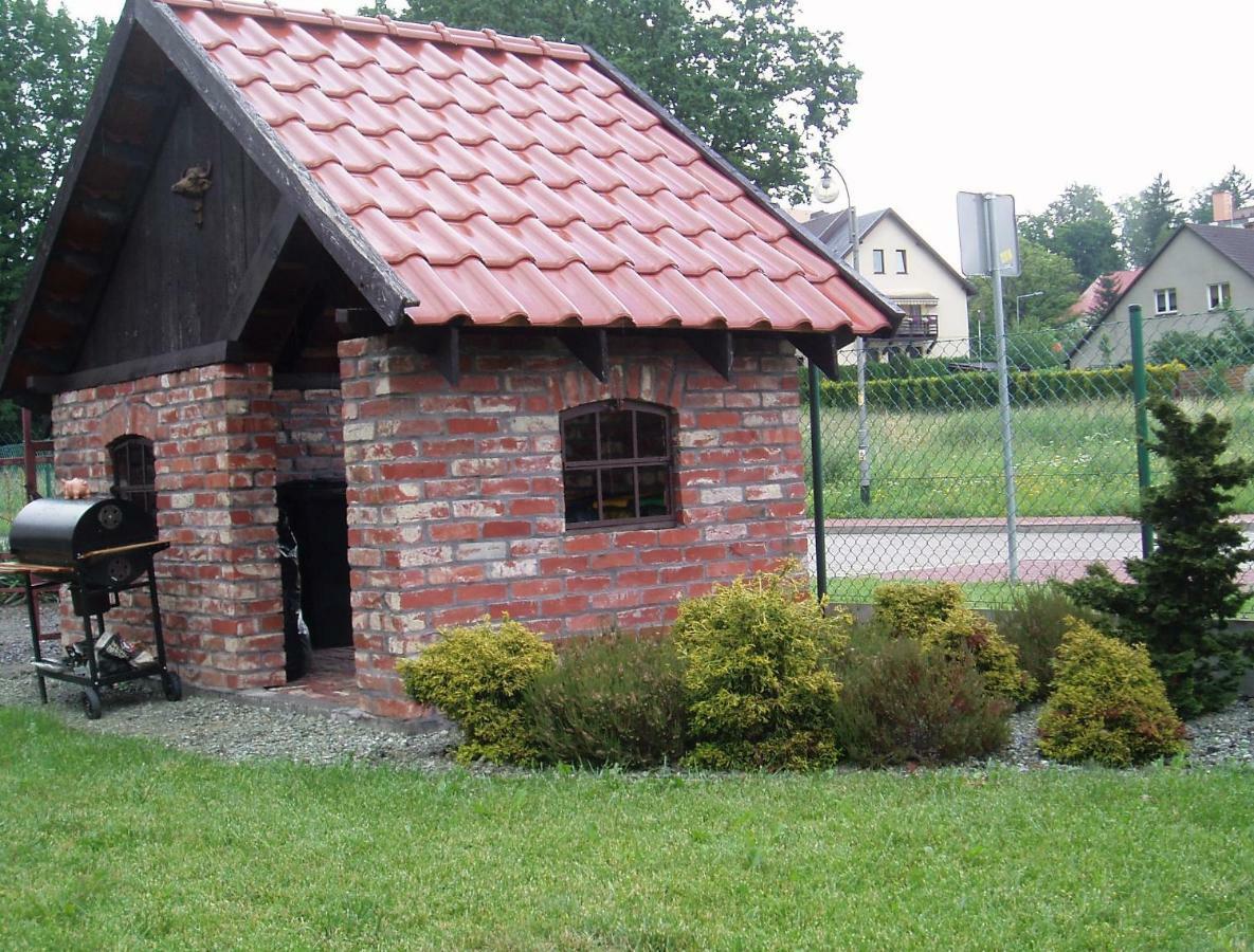 Willa Axla Z Weranda Ogrodem I Parkingiem Kudowa-Zdrój Zewnętrze zdjęcie